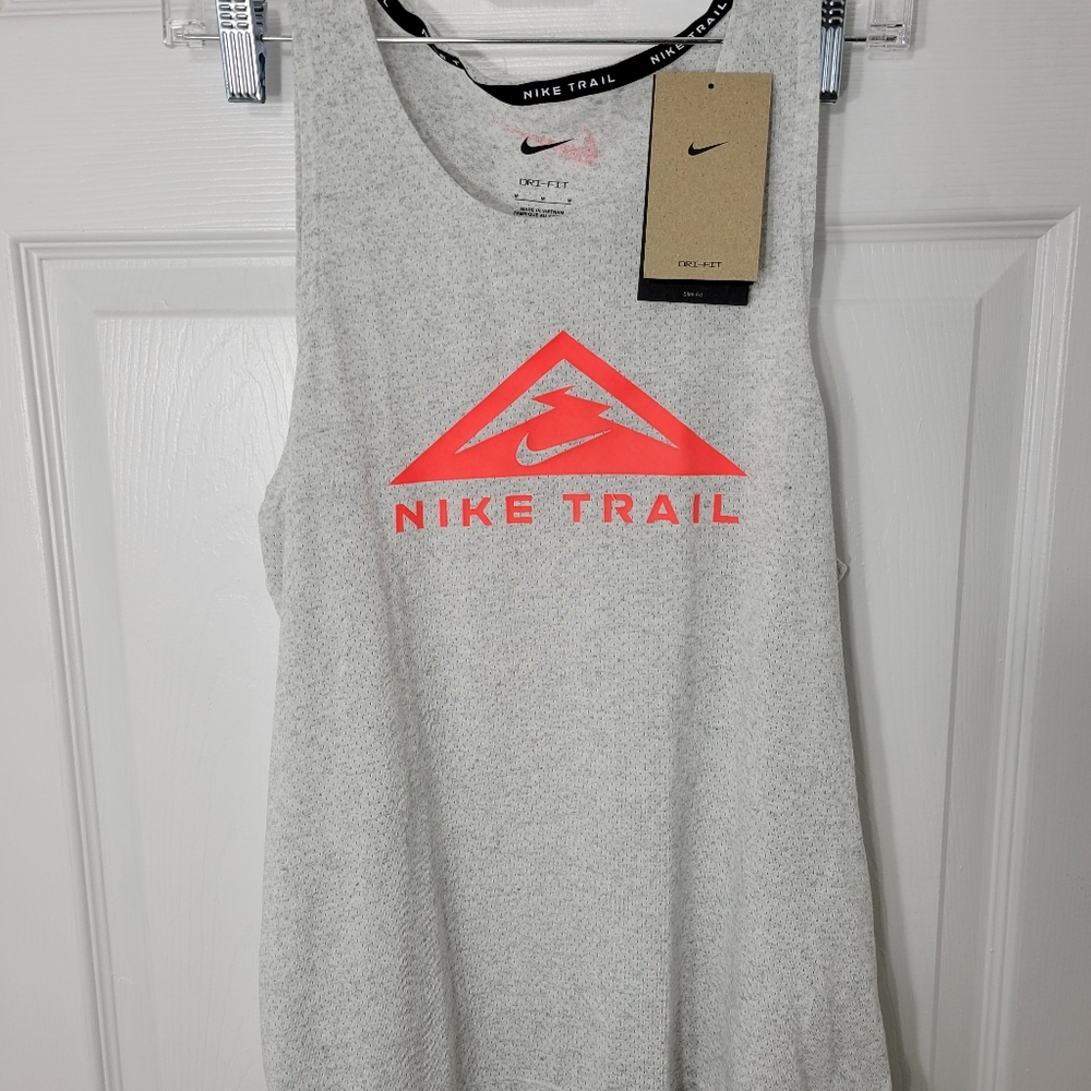 Womens Size M Nike Trail Dri Fit Running Tank Top DM7571-080 Gray Infrared - Picture 5 of 12